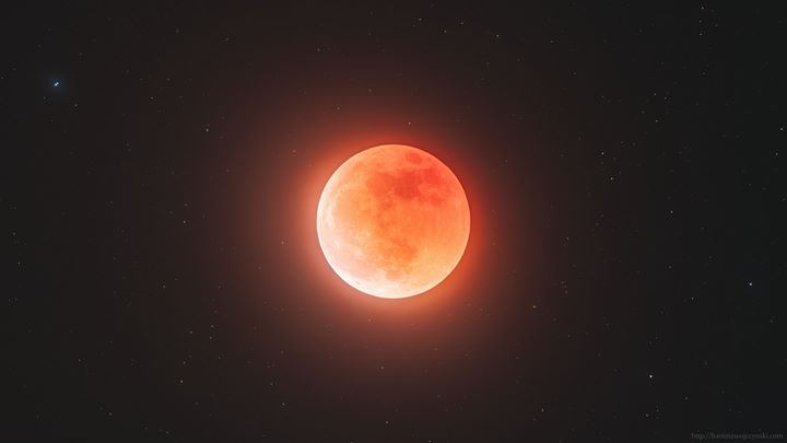 Denna vackra blodmåne sågs under århundradets längsta månförmörkelse den 27 augusti i år