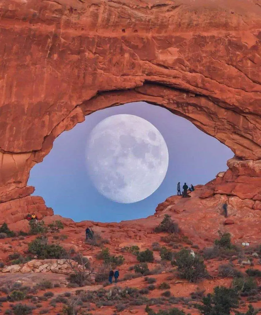Manipulerad bild av månen